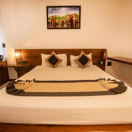 Supreme Dambulla Hotel ภายนอก รูปภาพ